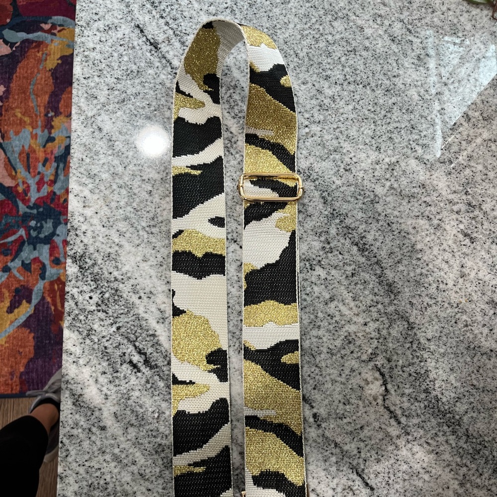 Social Threads pocketbook strap, adjustable